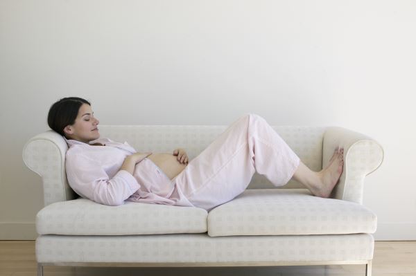 Отеки ног при беременности: проблема и решения