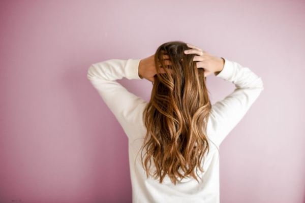 Шапки наголо: как ухаживать за волосами зимой?